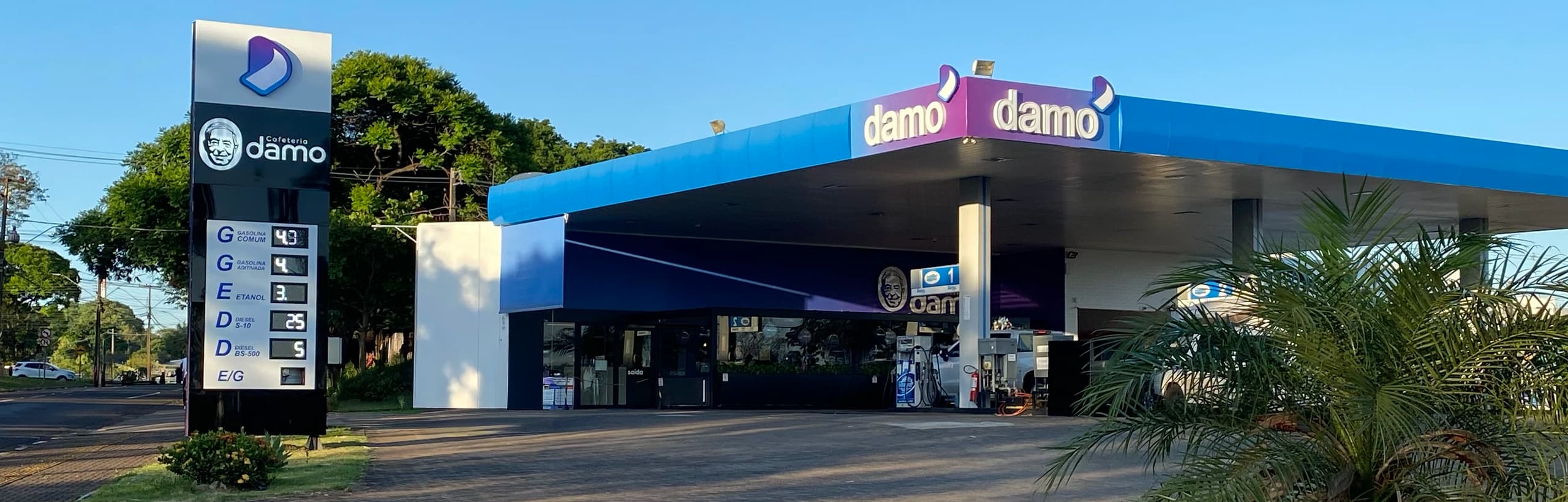 Auto Posto Damo com cliente usando o Damo+